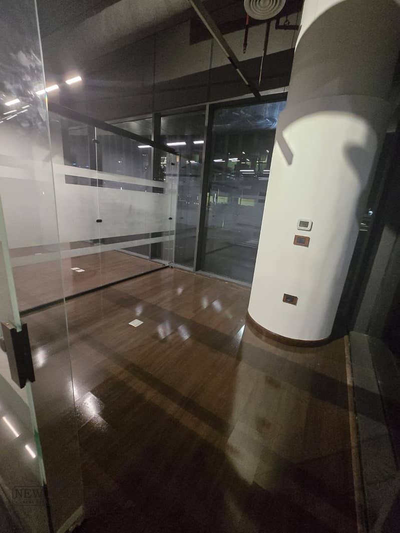 8 e83dd432-f8c8-4b1c-a901-a37d4381f78e. jpeg