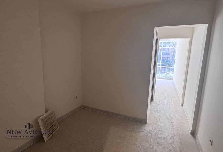 4 67fa2555-ee10-4b33-9f6d-1c8c22572df8. jpg