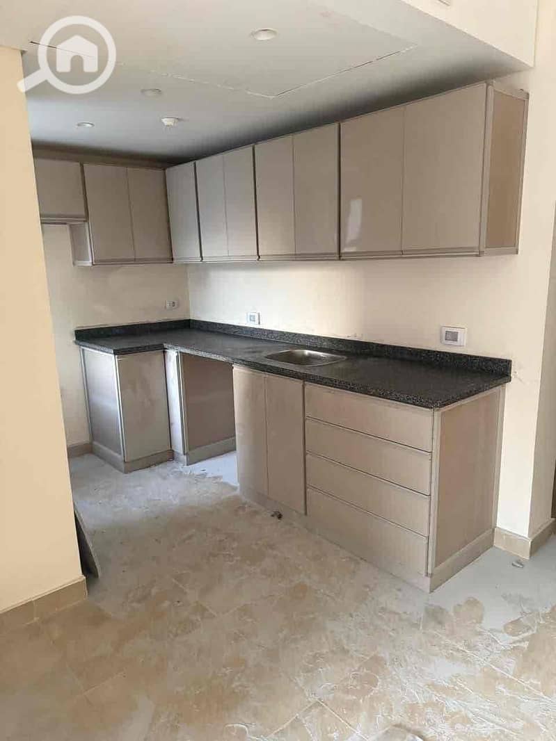 4 090bfd95-eef5-4258-b676-1407472cd7b4. jpg