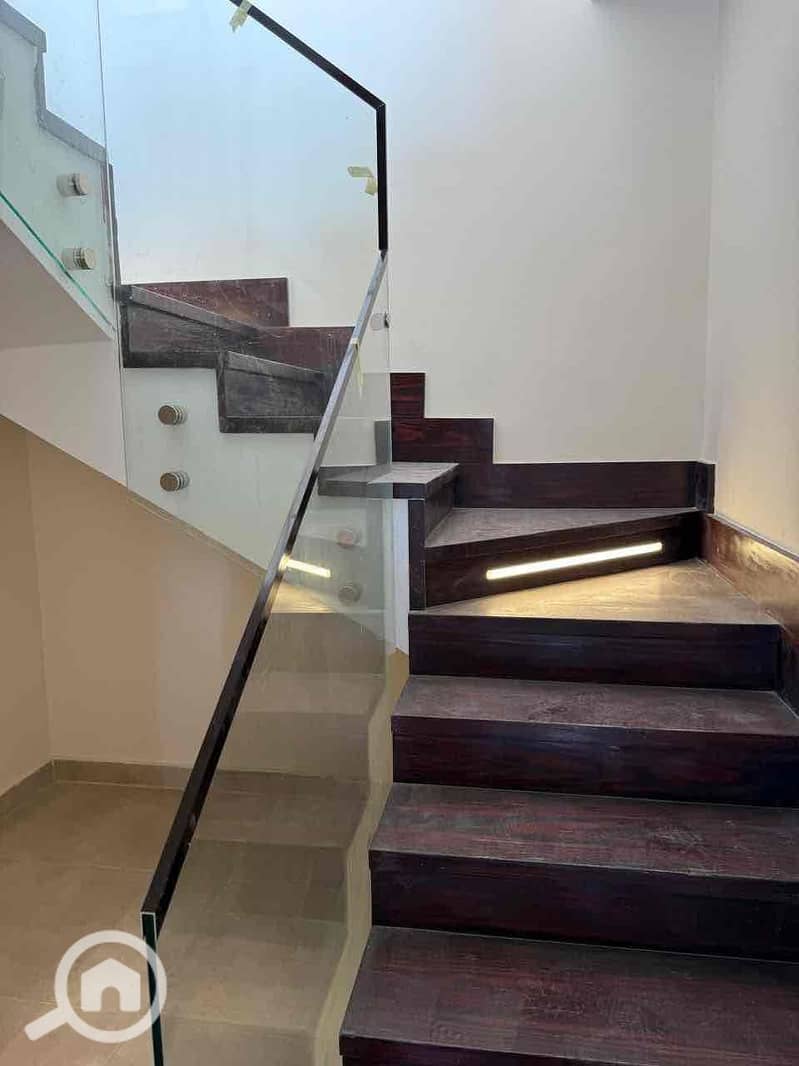 5 49a25fbe-115a-4f54-bf37-1c966ce41186. jpg