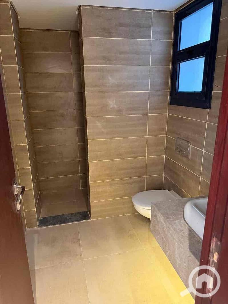 6 2d54b911-2845-49e7-99c5-aee2c9f6dea2. jpg