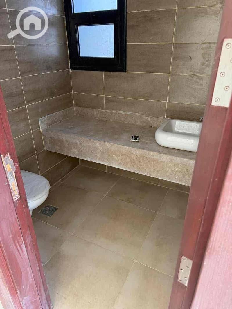 9 5edd980c-735b-4185-af6b-3c02af07eb95. jpg