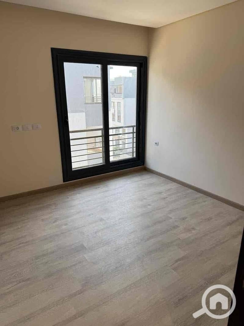 11 680764af-0678-48f3-b070-bfe8c70b040a. jpg