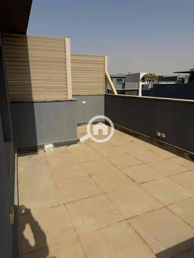 12 1f142b66-48b7-4c53-b7f0-4556a774dcb6. jpg