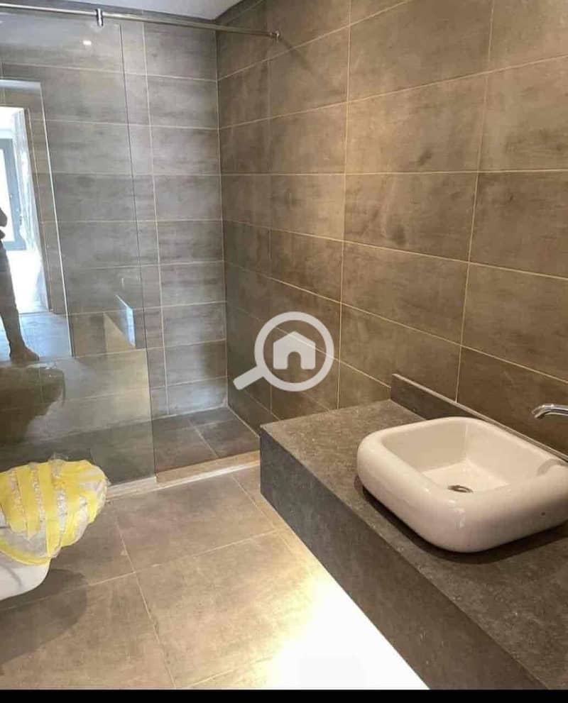 5 63ce3a28-f8db-47c7-b1bf-5518f8bd3289. jpg