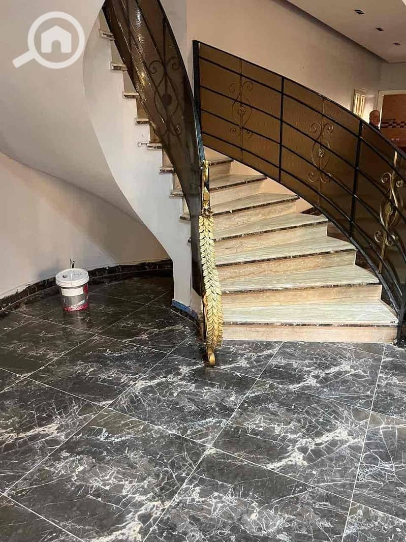 4 f98132da-c550-49d1-93bb-53bd18fc6510. jpg