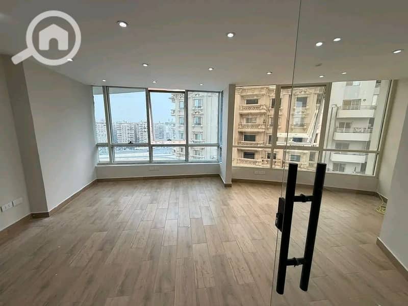 2 b61c8849-24e4-4cf1-9c0b-5cf79b7f30b9. jpeg