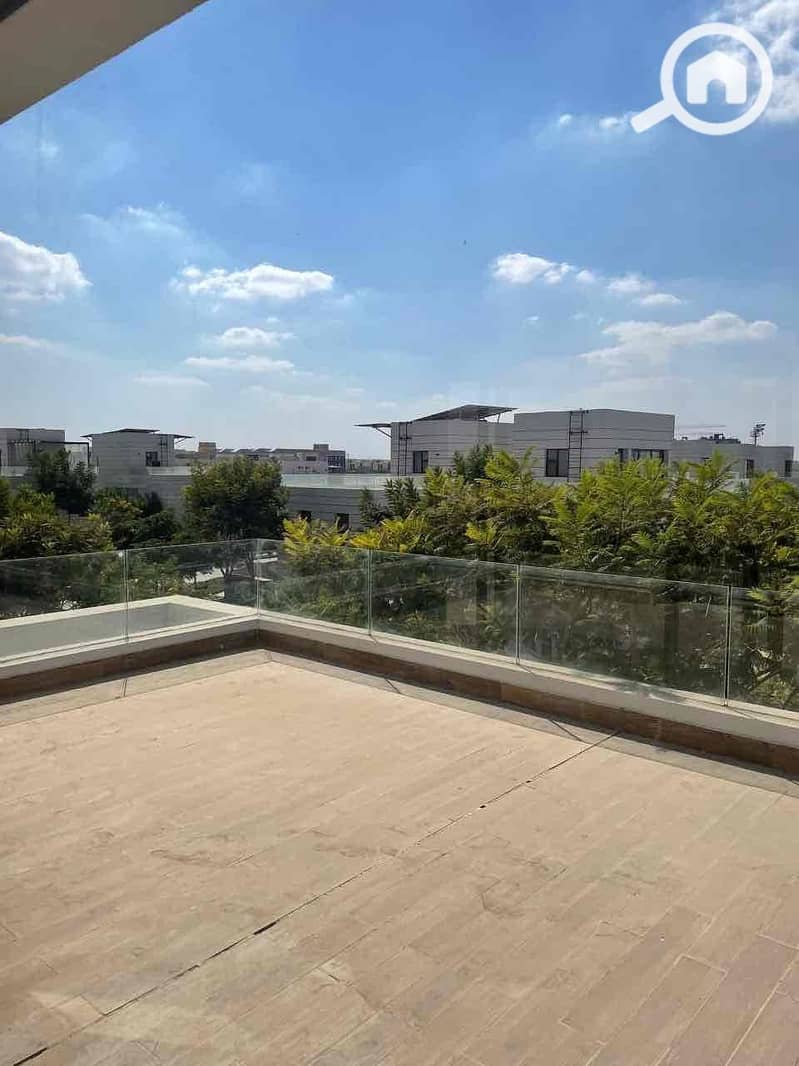 4 8535b7b8-a962-4032-bad8-53f1de73b9f3. jpg