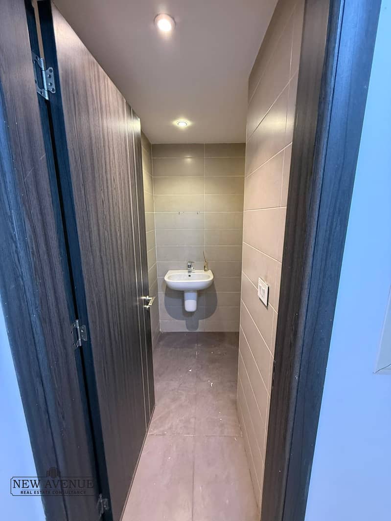 4 581563d1-cda0-4b9b-989c-520377952d31. jpeg