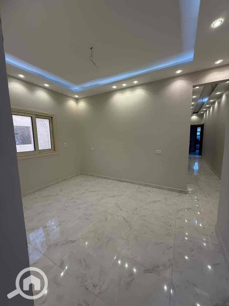 3 d8e80c0f-5ff7-42ab-8753-a31f25cad26a. jpg