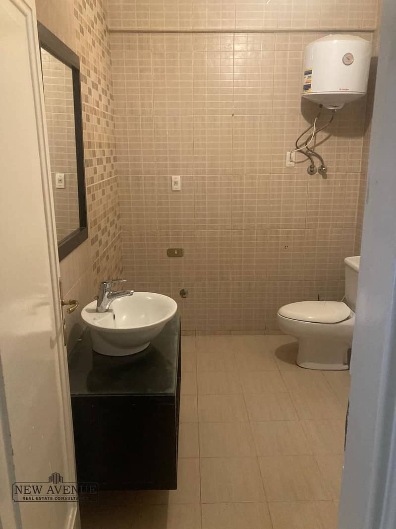 6 476b6884-af7c-4359-8d80-9cdaab3ec0a6. jpeg