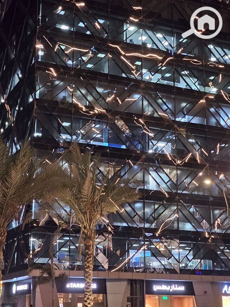 2 98694a39-c7db-4328-b3a5-5e525880985d. jpeg