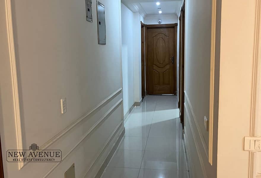 6 9a96cbb8-d32a-449e-9f1d-e44f86b48961. jpg