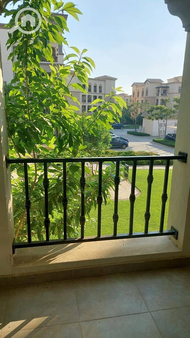 8 d8e959a0-3d32-4c01-b3fd-3df1e58e5acf. jpeg