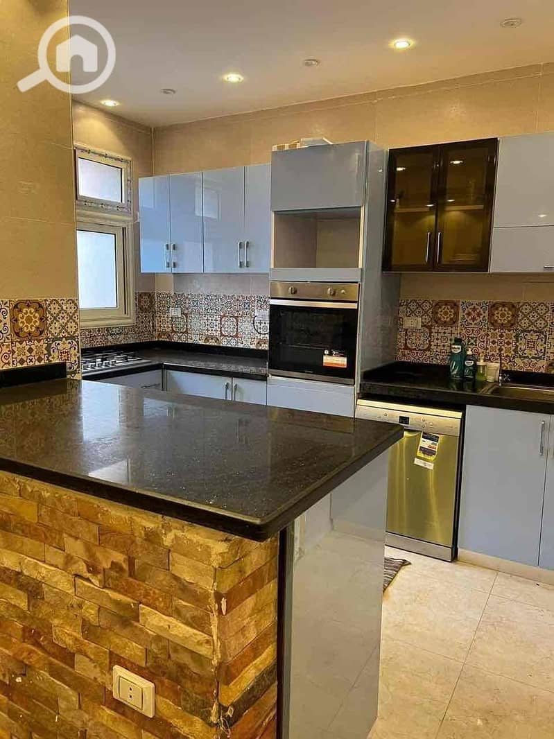 3 84e6c803-a8a4-4ae6-9241-e47d50ad510b. jpg