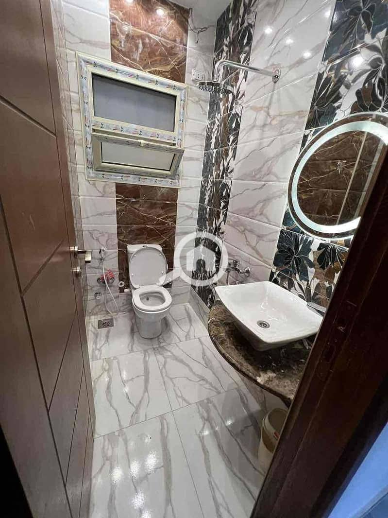 6 8f14ceee-ed68-435e-bd18-1f5b840fda60. jpg