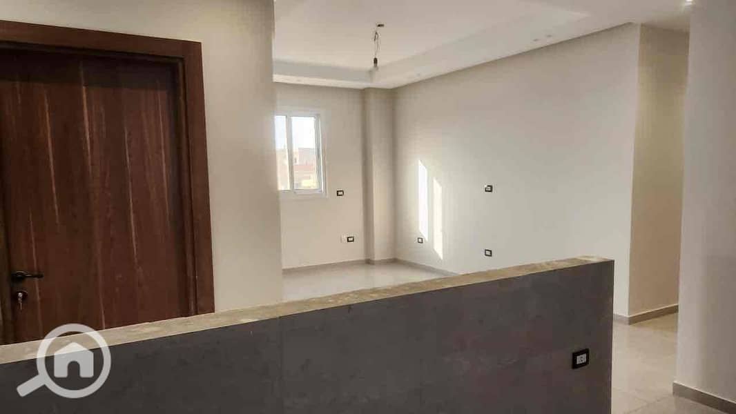 4 08800a13-6f1b-4f30-9c5d-05b7148a2470. jpg