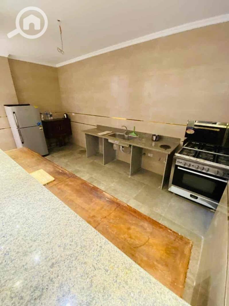 6 f587dcf6-9f85-4ff8-9af8-2f4d25b32ec1. jpg