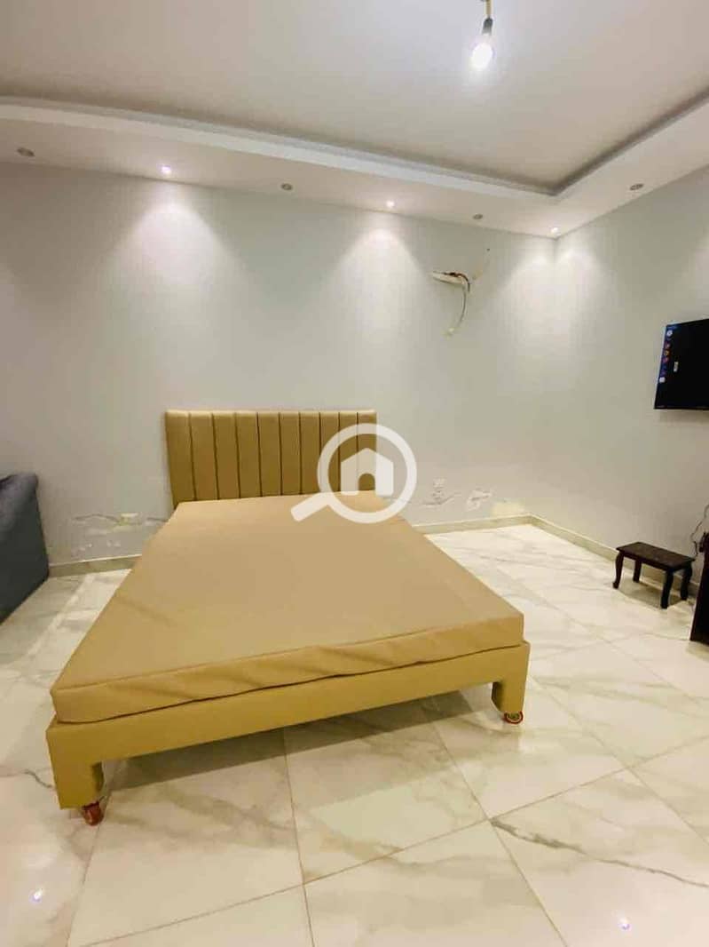 9 b8de8a06-2d3e-402c-bb85-02ca6c97b2b7. jpg