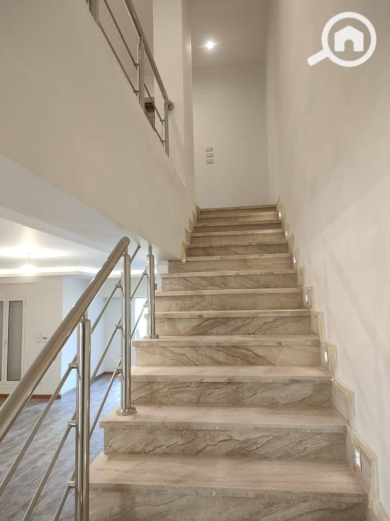 2 9fb5aed7-9ec2-4aab-b6ae-b8d1e2a40a62. jpg