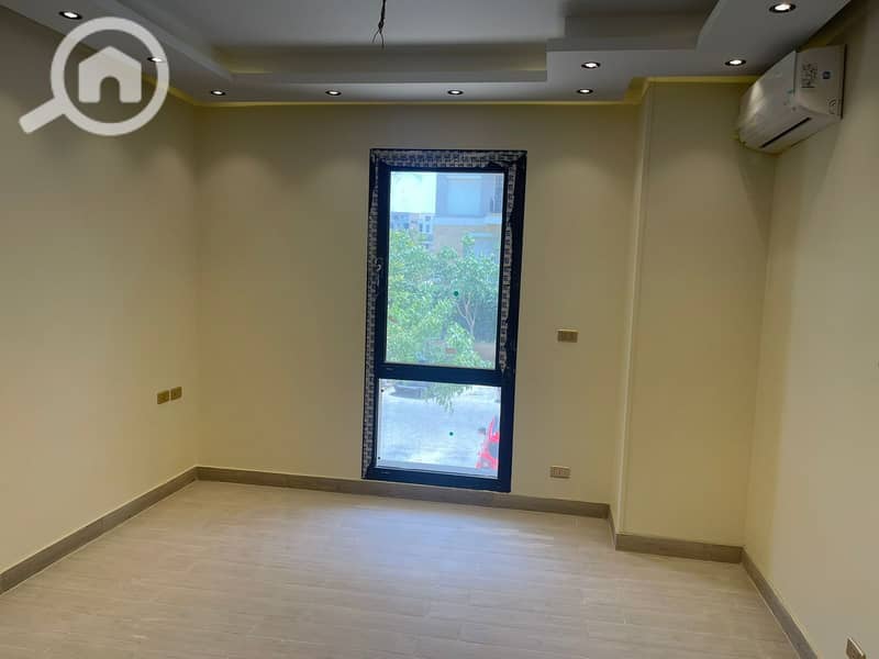 13 981b912b-9aaf-4621-9141-26ce6d3b8704. jpg