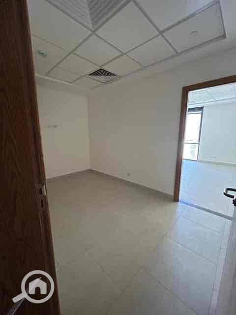 5 cb1840e7-290d-41d8-a385-ba1856c31855. jpg