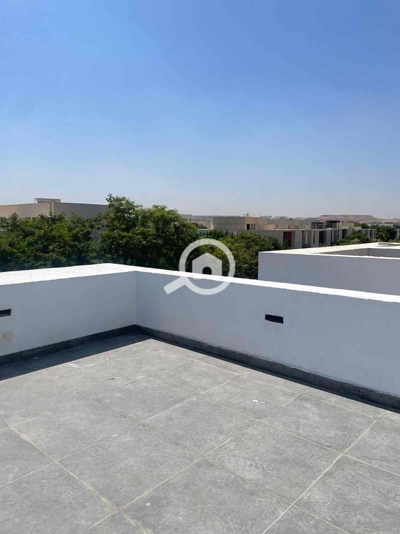 2 aff72982-eef2-43c3-8db7-8c2b5a9ee9a4. jpg