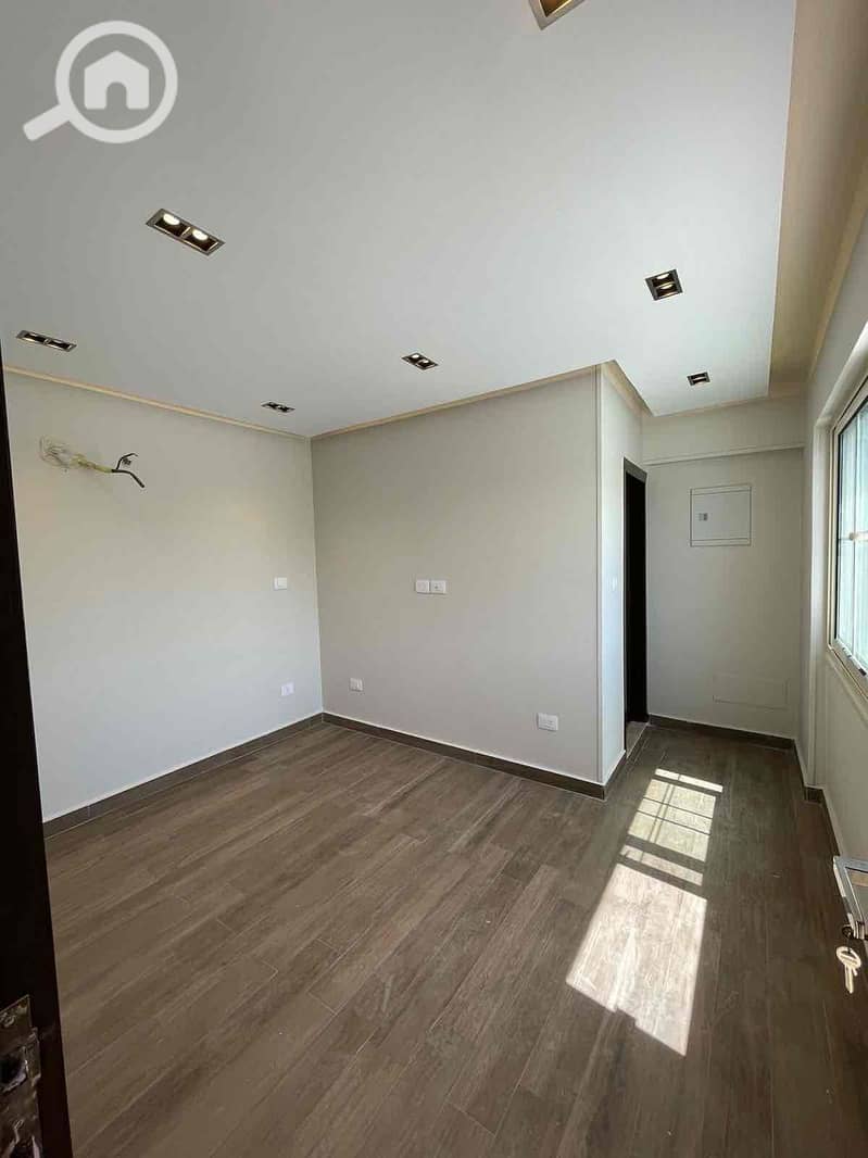 14 cd8ee917-f097-4c5b-87f6-f3ad00f4db61. jpg