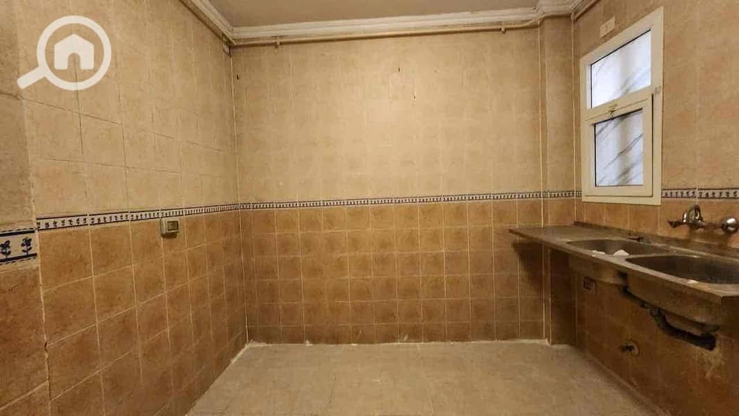 5 90385d74-fa8f-42f2-a2ee-a8259d1af8d6. jpg