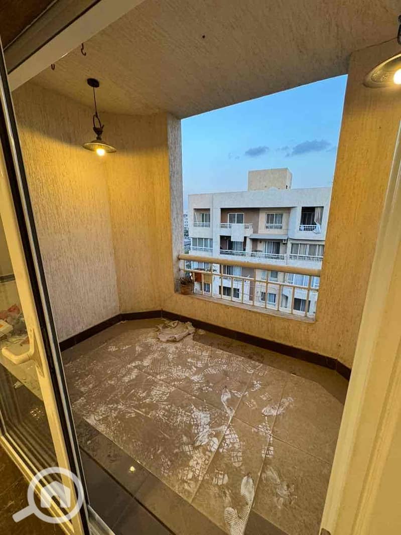 3 a4ba72a4-2191-4042-a011-493b150b85fd. jpg