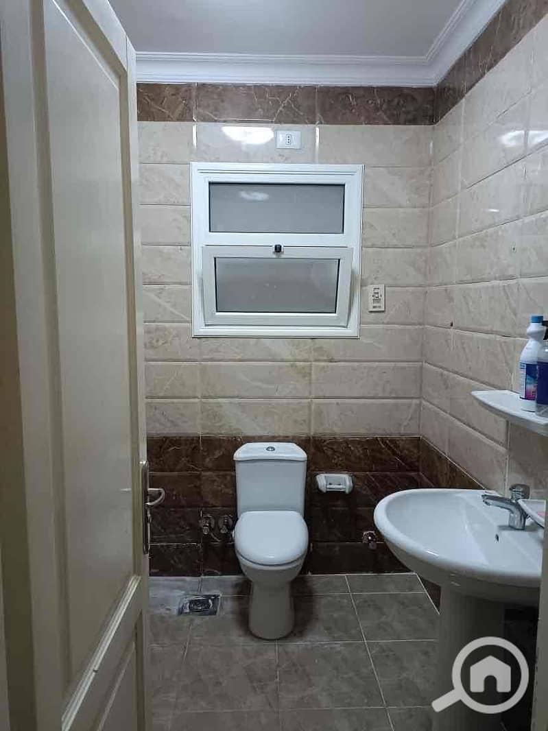 9 bf2f40df-2a0d-404e-9537-fd3cbc7aab27. jpg