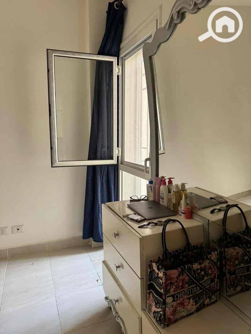 2 5d73fcd8-7586-4a25-b8e7-006b6068ad86. jpg