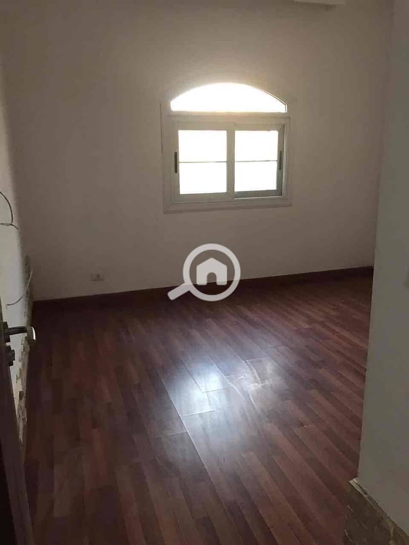 7 496f747f-9bc9-43ef-9515-f3ea9b919968. jpg