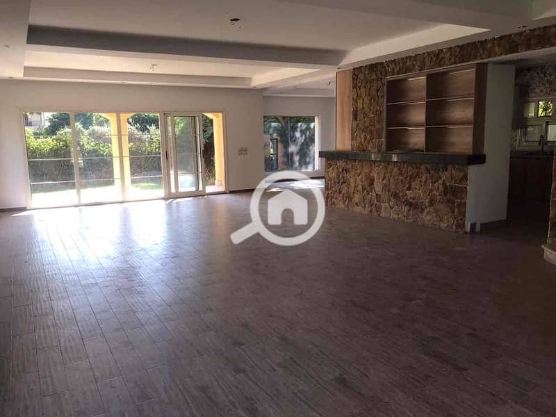 10 ce7628bb-b109-4551-90fc-c547d68d7f80. jpg