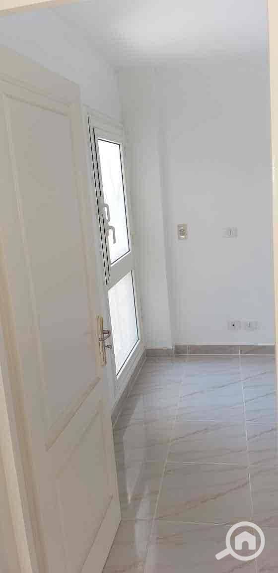 4 435f14ae-4faf-4f77-a4d0-4a16221d9f8a. jpg