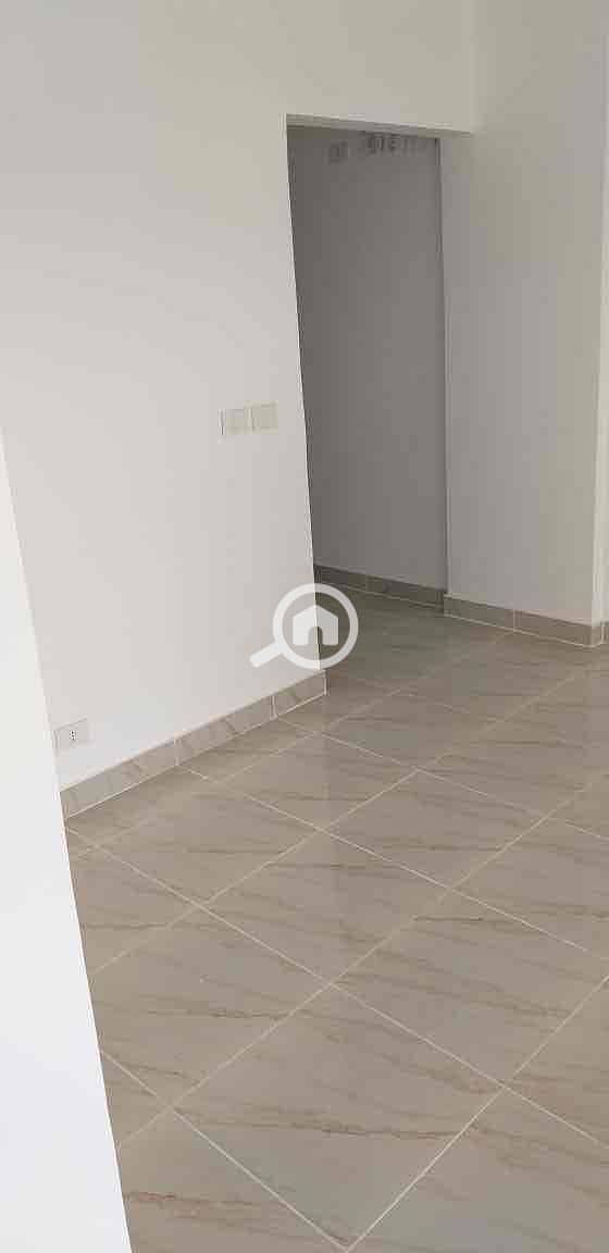 10 eeef9aa1-c44c-4c97-8c75-e0cd0cde0224. jpg