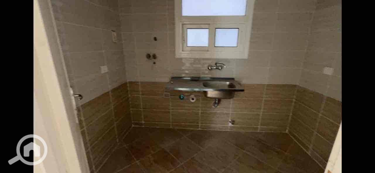 4 5fc7a4ee-1303-494c-a8e4-943009be1ddf. jpg