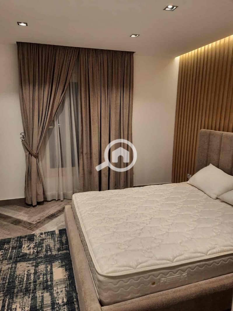 3 b982e7ea-2c0a-4d66-a930-9735e8aa384c. jpg