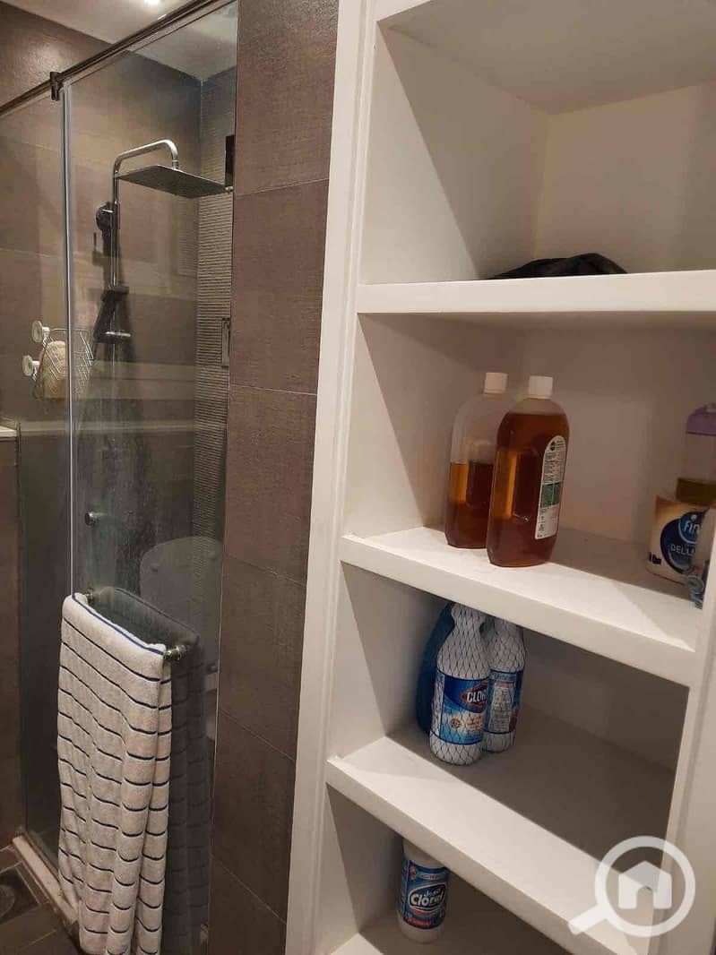 12 d60c7278-3bbd-4090-a954-14ff547b16a5. jpg