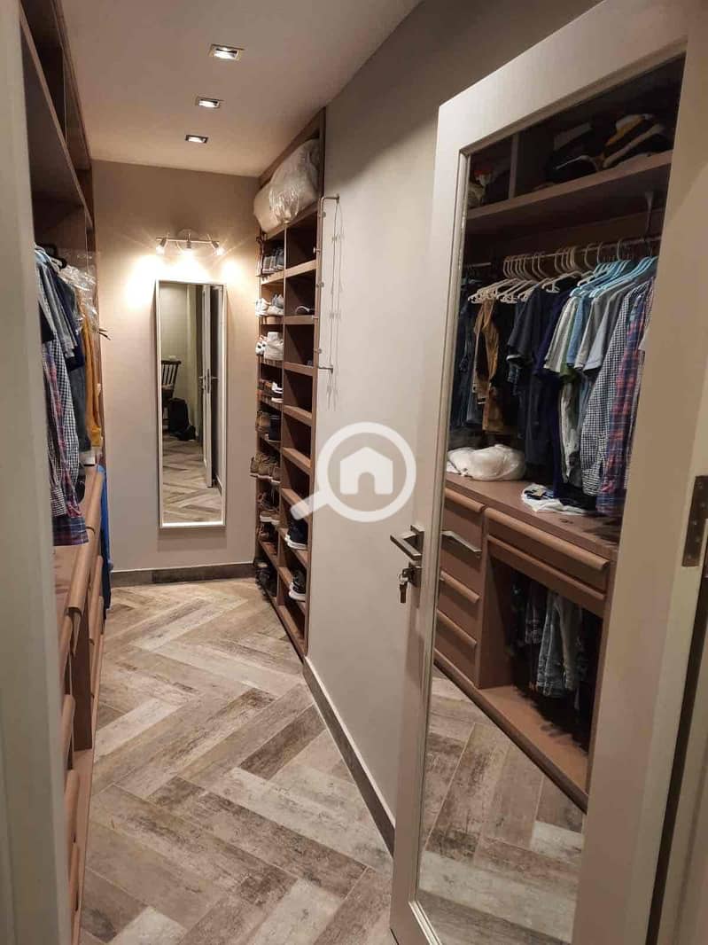 13 d80f7670-9a8f-4ea1-b09d-4923d1d04eb3. jpg