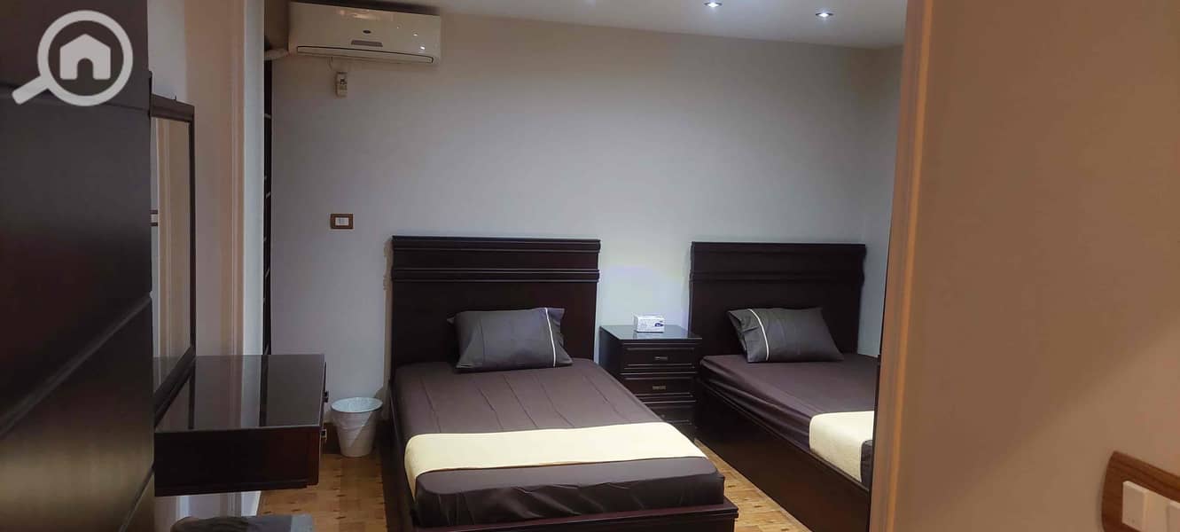 7 71d277cf-ebb8-44ac-8934-4a2fe18f5696. jpg