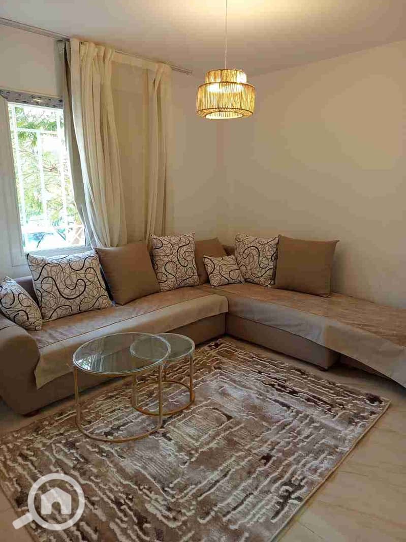 1000579937. jpg 1000579937. jpg