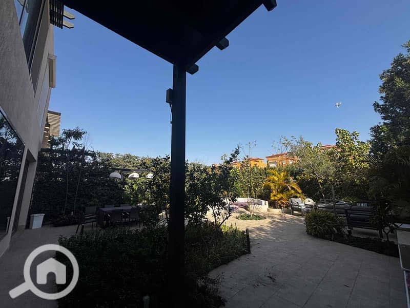 3 b86ce7ee-ebc1-4fb7-bd43-0b5dce8a381d. jpg