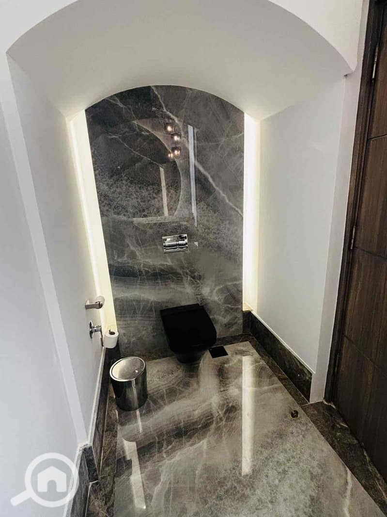 8 0ca80551-b762-41e1-8d2d-872873fce829. jpg