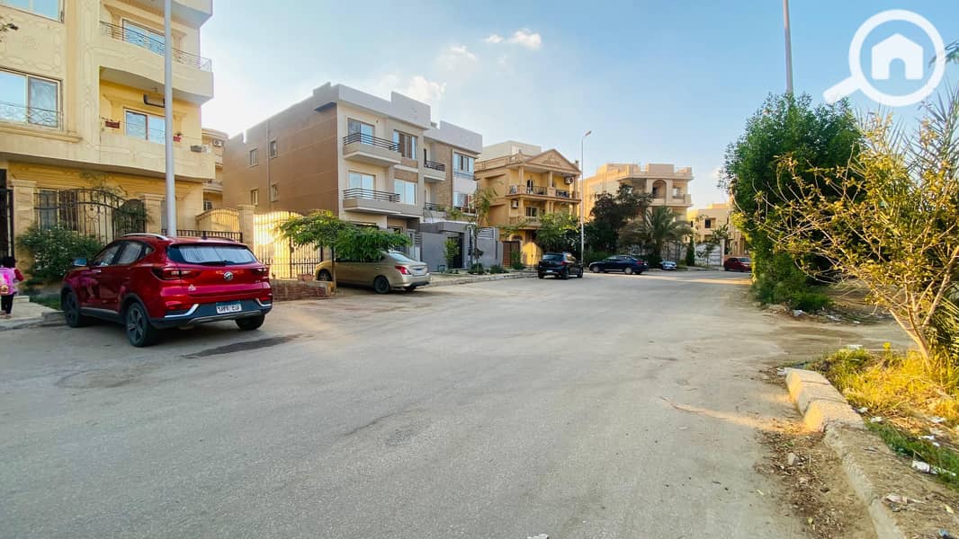 24 eb2ccde2-e31a-42c9-b5a7-0e40cf1ce720. jpg