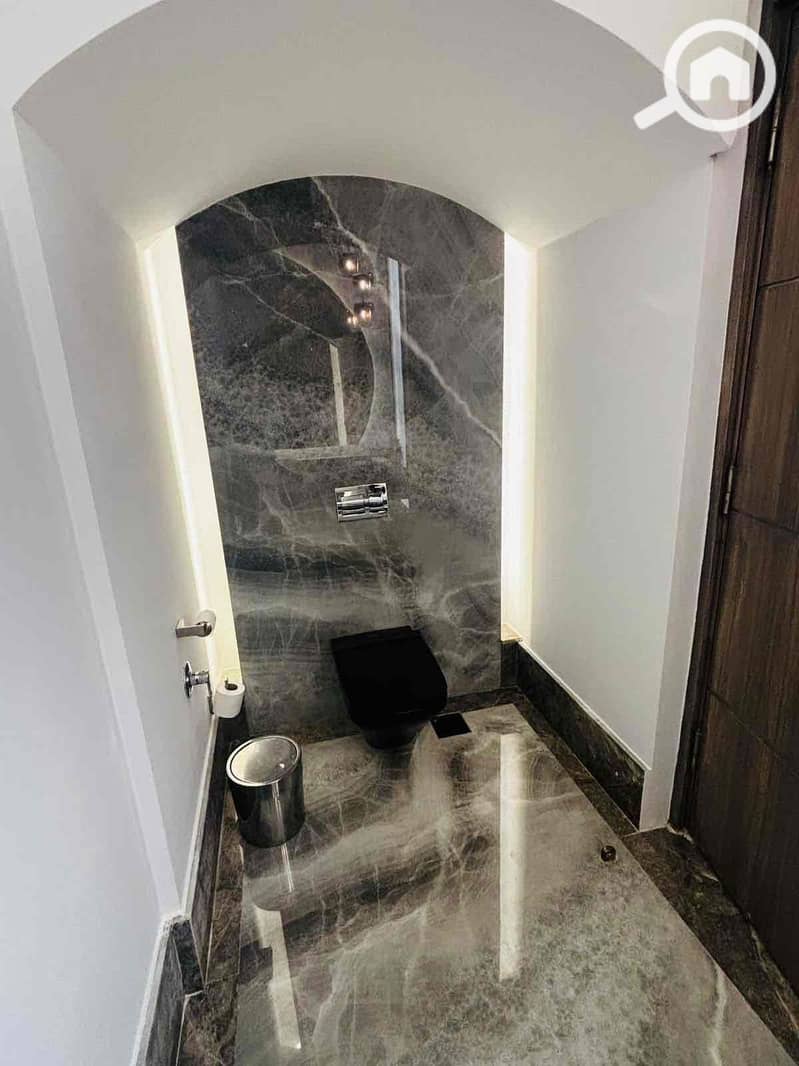 10 0ca80551-b762-41e1-8d2d-872873fce829. jpg