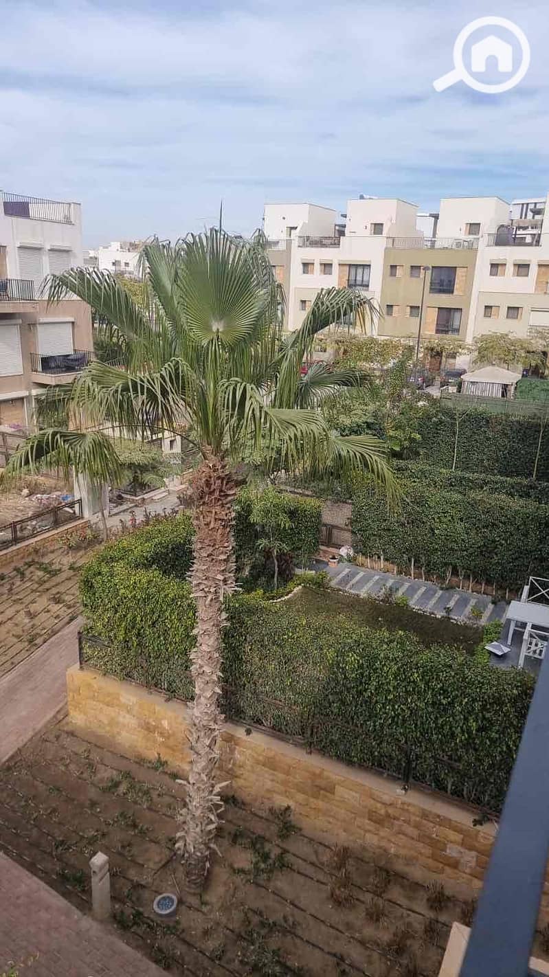 10 624a66bd-3fdb-477c-8a74-4f21d3e06f03. jpg