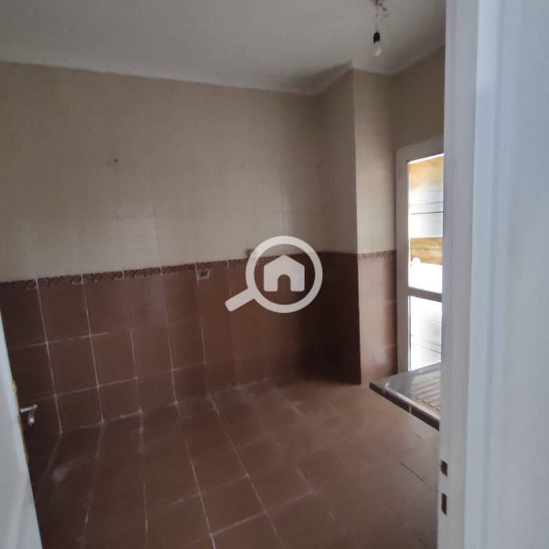 4 6fdfcd3e-21b3-4a16-b0e9-47047a5a4a75. jpg