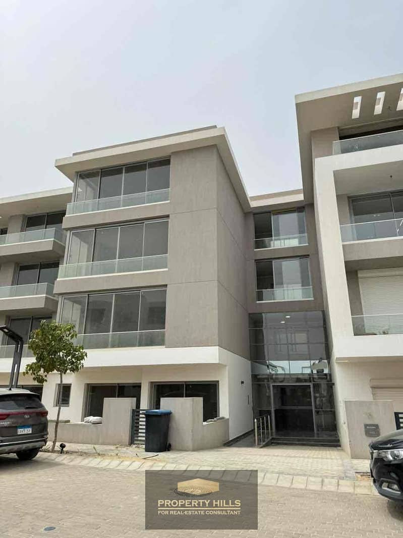 9 7379c195-acdc-4102-9840-a4505af58844. jpg