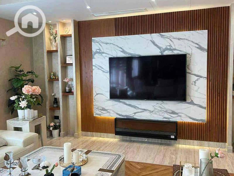 2 e857eb0f-593f-40c6-8cda-e96e7da24716. jpg